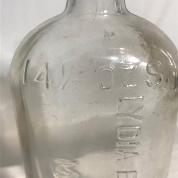 Vintage Lydia E. Pinkham's Medicine Glass Bottle 14 1/2 Ozs Made In Canada - Picture 5 of 10